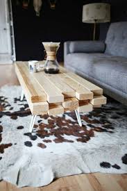 Eine originelle idee, wie man einen couchtisch selber bauen kann, finden sie hier. Pin Von Sophie Hoffmann Auf Diy Tisch Selber Bauen Couchtisch Selber Bauen Tisch Bauen