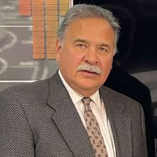 Heliodoro Araiza y su coordinadora, Adriana Eloisa Madrid Cedillos