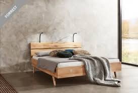 Les sommiers à lattes motorisés, permettent de vous installer pour lire ou de relever vos jambes pour une meilleure circulation du sang par exemple. Cadre De Lit En Chene Avec Sommier A Lattes Outspot