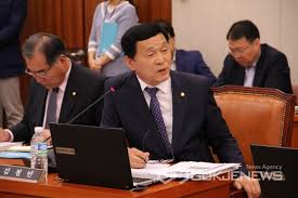 김철민 의원 국내 공항 보안검색용역, 특정 업체가 독식 한국공항공사 공항보안검색용역, 기존 일부업체끼리 나눠 먹기식 입찰! ê¹€ì² ë¯¼ ì˜ì› ê°€ì¶•ì „ì—¼ë³'ì˜ˆë°© ì‹¤íŒ¨ 7ë…„ê°„ í˜ˆì„¸ 2ì¡°4000ì–µì› ì´ìƒ ì§€ì¶œ ì •ì¹˜ ì •ì¹˜ ê¸°ì‚¬ë³¸ë¬¸ êµ­ì œë‰´ìŠ¤