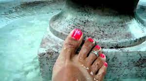 NEW! - Trina's Pretty Feet in The Fountain - YouTube
