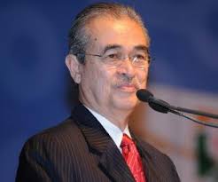 Nur abdullah (sin) şu anda premier league takımı young lions'da oynuyor. Tengku Razaleigh Hamzah Biography Childhood Life Achievements Timeline
