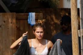 Με τις συνολικές συμμετοχές σε όλα τα αθλήματα να φτάνουν τις 922, διεξάγεται στο σάββατοπ (27/1) στο προπονητήριο του άγιου κοσμά ημερίδα κλειστού στίβου. Petros Kwstopoylos Sta Koyfonhsia Me Skafos Kai Thn Korh Toy Amalia People Amp Style Eidhseis