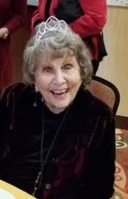 Donna Robards's Instagram, Twitter & Facebook