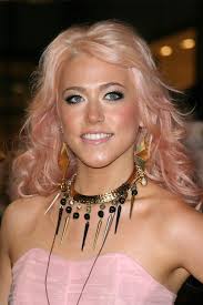Amelia Lily's Hairstyles & Hair Colors