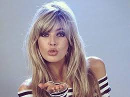 Mandy Smith, icona anni 80: il matrimonio scandalo con l'ex bassista dei  Rolling Stones, i problemi di salute, la conversione