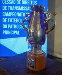 Ao todo, 12 equipes vão brigar pelo título da 109ª edição do estadual. Taca Que Sera Entregue Ao Campeao Do Parazao 2021 Estrela Do Norte Esta Em Exposicao Campeonato Paraense Ge