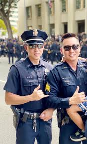 After a family's plea for help, 2 officers thwart an online romance scam