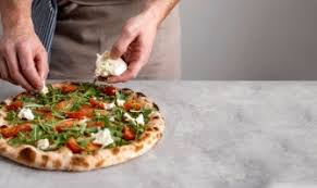 La ricetta facile della pizza: Come Fare La Pizza In Casa Trucchi E Segreti Per Una Pizza Deliziosa