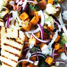 Mediterranean Salad With Fried Halloumi Recipe Guide Rezept In 2020 Halloumi Mediterrane Gerichte Essen