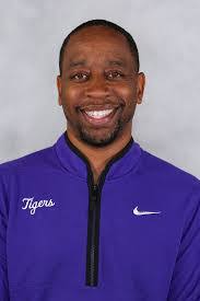 Chris Ayers's Instagram, Twitter & Facebook