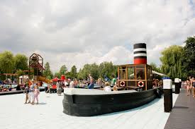 Plaswijckpark is één van de 9 bedrijven in de categorie pretparken in de stadsgids van indebuurt plaswijckpark is gevestigd aan de ringdijk in rotterdam. Enjoy Yourself In Schiebroek Wonen In Rotterdam