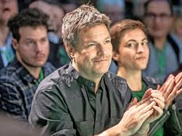May 23, 2021 · robert habeck und die pendlerpauschale: Robert Habeck Senioren Konnten Ihre Wohnung Mit Familien Tauschen