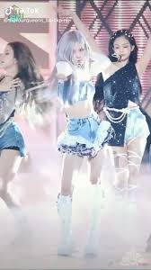 Rose Blackpink Video In 2020 Black Pink Kpop Blackpink K Pop Music