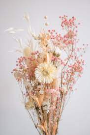 The unruly dried floral kit is a medium size bundle of whimsical, natural and textured dried florals with a beautiful stoneware vase. Pin By Walker On Dried Flowers Dried Flower Arrangements Dried Flowers Dried Flower Bouquet