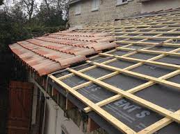 Poser Installer Tuile Toiture 6 Toiture Tuiles Tuiles Toit