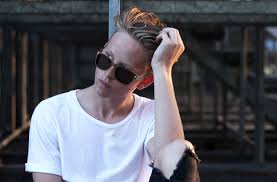 As a result, they prefer to keep their eyes off people, especially in social settings. Wayfarer Sunglasses A Little History All About Vision