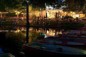 Biergarten Restaurant In Tiergarten Biergarten Bier Ausflug