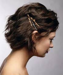 Super sleek hairstyle suits any outfit you wear. Holiday And Christmas Hairstyles For Short Hair Iles Formula