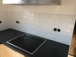 Portugiesische fliesen, marokkanische fliesen, spanische fliesen, natursteinfliesen, alles was ihr herz begehrt ist nicht verkehrt. Metro Fliesenspiegel In Der Kuche Fliesenverlegung Fliesen Fliesenspiegel