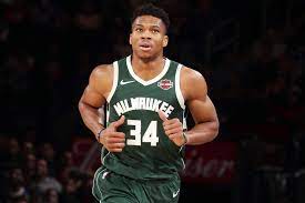 The milwaukee bucks player's signed and autographed rookie card just sold for $1.812 million, according to darren rovell of the action. Giannis Antetokounmpo S Rookie Card Sells For 1 8 Million People Com