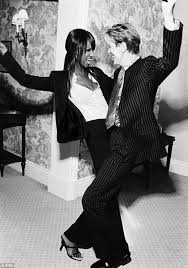 David bowie died of cancer on january 11, 2016, at the age of 69. David Bowie S Wife Iman Posts Tribute To Her Husband Celebracion Famosos David Bowie