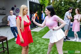 Galleria di immagini Summertime Blossom Part 3: Blooming Revenge porno 🌶️  - PornHat