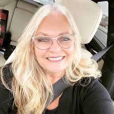 Chris decides to join Tammy