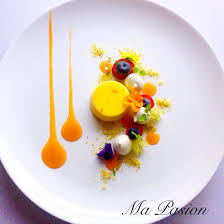 Saffron Panna Cotta With Apricot Puree Pistachio Praline Meringues Berries Gourmet Essen Lebensmittel Essen Essen