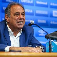 Denis Abrahão é apresentado no Grêmio e compara desfalques com Flamengo e  Atlético-MG