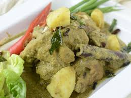 Sama seperti kari, hidangan ni sangat terkenal di. Kurma Daging Kambing Rasa