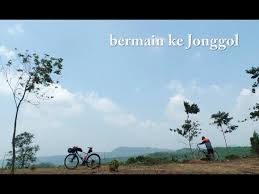 Nama jonggol memang tengah populer dengan gunung batu yang memiliki pemandangan menawan. Bermain Main Ke Jonggol Wonjo Dan Goa Kelong Youtube