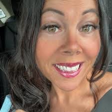 Alina Hogarth's Instagram, Twitter & Facebook