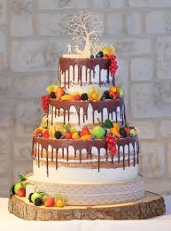 Heute zeige ich euch wie man runde torten mit fondant überzieht. Hochzeitstorten Und Festliche Torten Freiburg Torten Ohne Fondant