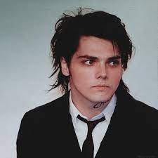 Pin On Gerard Way