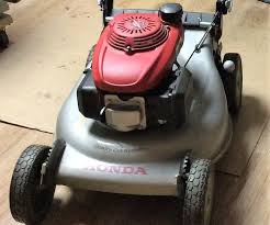 If you want to go faster or slower as you mown your yard, you have the chance to do so. Fix The Rear Adjustment Lever On A Honda Lawnmower Hrr216 5 Steps With Pictures Instructables