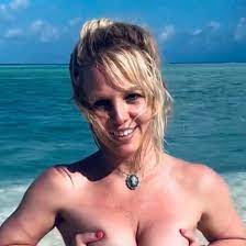 Britney Spears: Heiße Nacktbilder aus dem Liebes-Urlaub! | BRAVO
