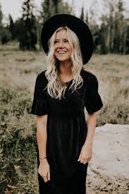 Black Dress In Velvet Roolee Velvet Dresses Outfit Dresses Velvet T Shirt