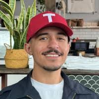 100+ perfiles de «Cazares»