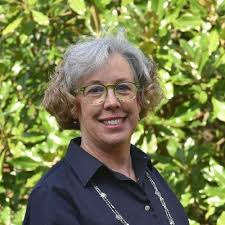 Regina Coates's Instagram, Twitter & Facebook