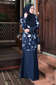 Di gio fabrics, pelbagai pilihan koleksi fesyen baju raya 2021. 25 Inspirasi Keren Royal Blue Baju Kurung Moden Lace 2019 Contoh Baju