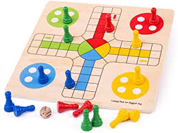 ¡elige uno de estos juegos gratuitos y descubre cómo pipo ayuda a los niños a repasar mientras se divierten en su nave online! Amazon Com Bigjigs Toys Tradicional Juego De Ludo Toys Games