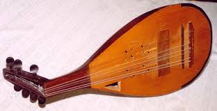 Tocmai de aceea, tulnicul, simbol al țării moților, este un instrument muzical străvechi despre care se vorbește tot mai rar, dar pe care ne dorim ca tulnicul este un instrument muzical străvechi care face parte din zestrea națională. Instrumente Populare RomaneÈ™ti Voci