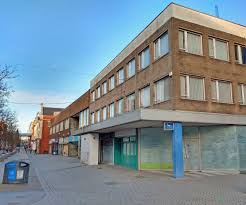 Dismantling of buildings on marketfield way has begun.to be honest i won't be sad to see them go. Redhill Marketfield Road 42m 5 13fl Mixed Use U C Skyscrapercity