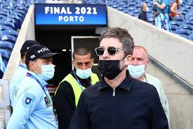 Prende sempre più forma l'edizione 2021 del lucca summer festival: Chelsea Fc Neckt Die Man City Fans Noel Und Liam Gallagher Wahrend Der Champions League Feierlichkeiten Mit Oasis Texten Germanic Nachrichten