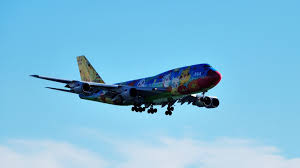 Most Airlines Just Deck Their Planes Out In All White With A Few Stripes Jalopnik Readers Know Ten Commercial Jets That Should Paint Job Aircraft Painting Jet