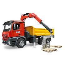 Bruder Toys Mercedes Benz Arocs Truck With Crane And 2 Pallets 1 16 Scale Realistic Functional Toy Construction Construction Vehicles Vehicles Mercedes Benz
