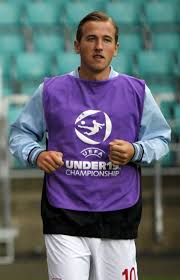 The harry kane saga continues to rumble on and the latest report states that manchester united are pushing hard to sign him. Harry Kane Wikipedia