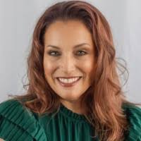 Deanna Hubert's Instagram, Twitter & Facebook