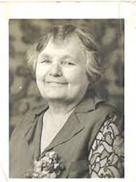 William Vivian Bush And Florence Snodgrass Bush with children John, Mary  and Hattie. William was a Doctor and lived in the Hadley community in  Warren county, Kentucky